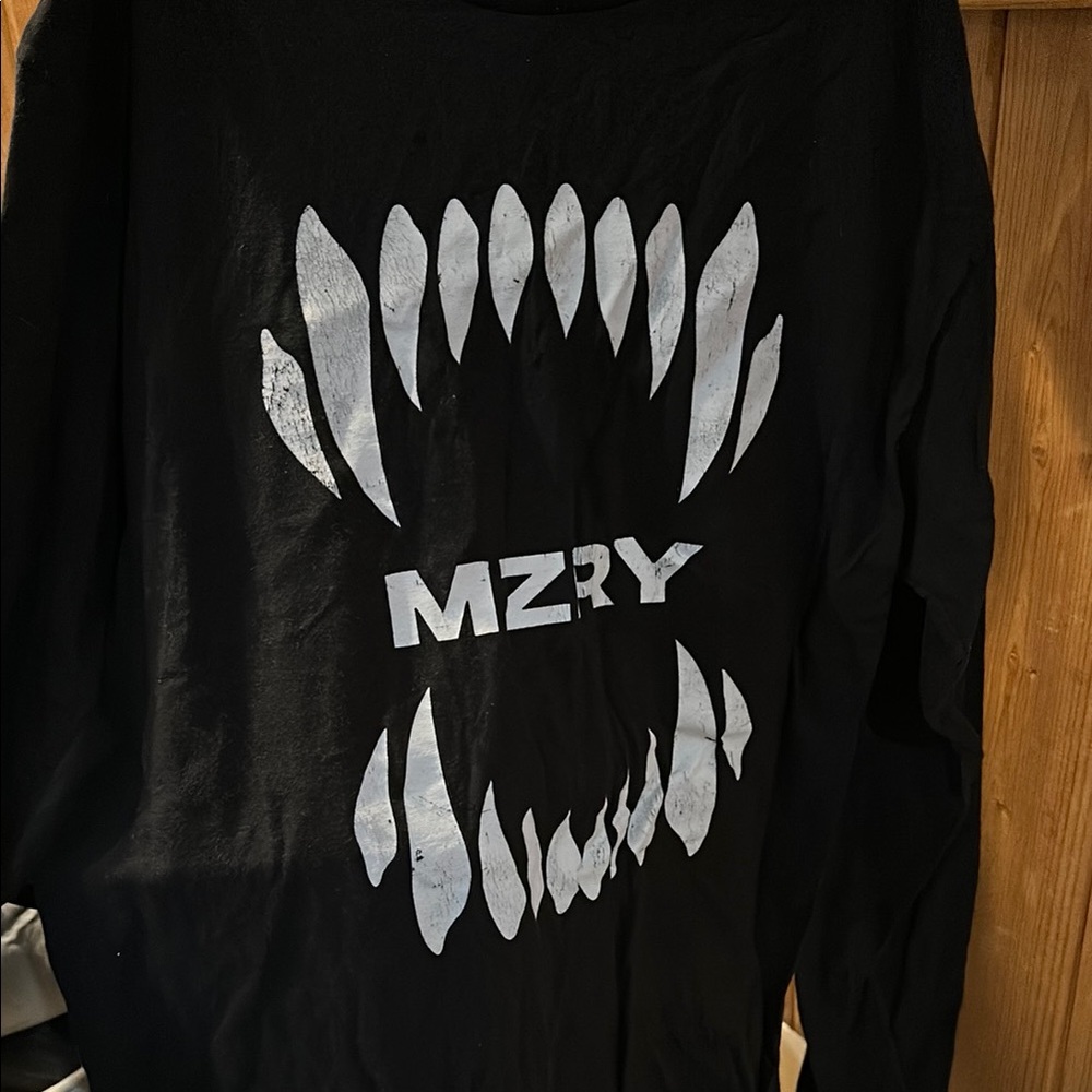 Black Long Sleeve Tee